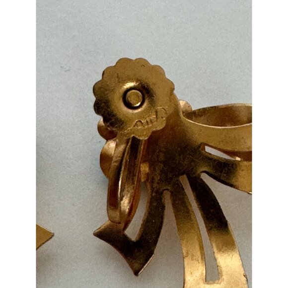 Coro Screw Back Earrings Vintage Bow Ribbon Colorful Rhinestones Goldtone 1 inch - Picture 8 of 10